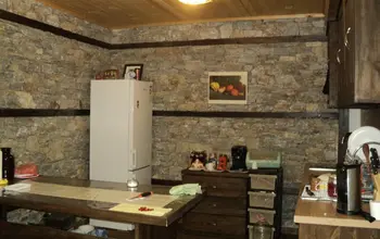 Auction image House