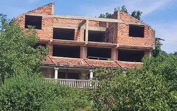 Auction image Residential building
