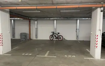 Auction image Garage, Parking