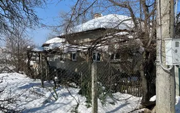 Auction image House