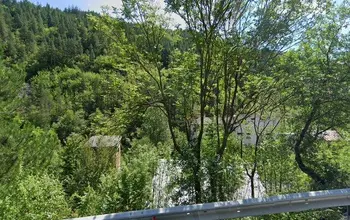 Auction image Factory, Manufacturing