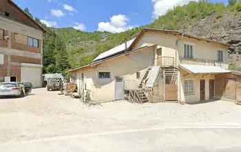 Auction image Factory, Manufacturing