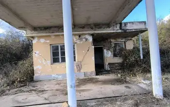 Auction image Factory, Manufacturing