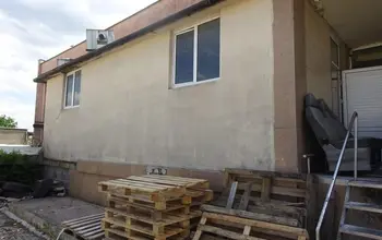 Auction image Factory, Manufacturing